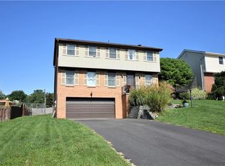 1103 Acorn Dr, Greensburg, PA
