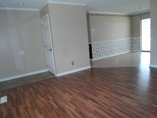 5th image of 7419 Foxglove Ln
