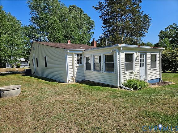 3rd image of 122 Robin Ave