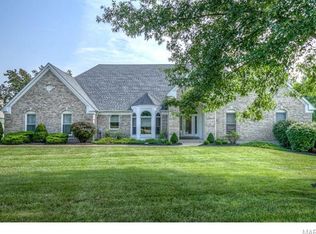 1500 Highland Valley Cir, Chesterfield, MO 63005