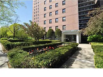 Windsor South at 4705 Henry Hudson Parkway in Riverdale
