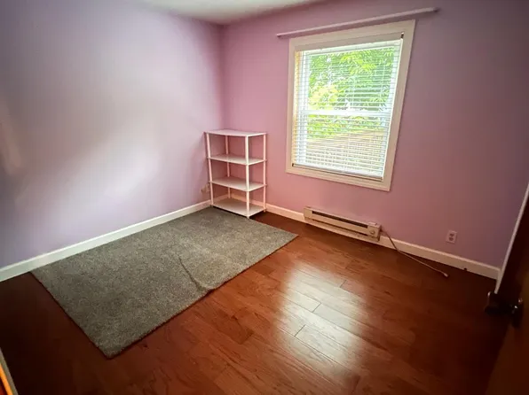 105 N 5th St #101, Fairfield, IA 52556