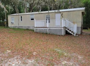 254 Bay St, Hawthorne, FL 32640