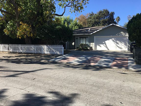 2nd image of 1417 Navarro Dr