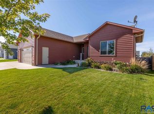 1301 S Keva Ave, Sioux Falls, SD 57106