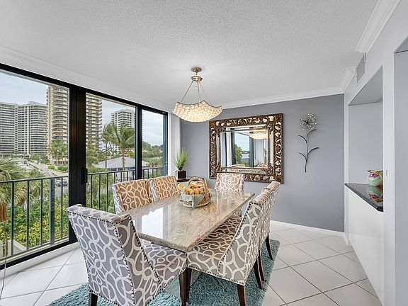 5th image of 120 Lakeshore Drive #337
