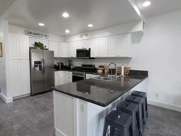255 Elm Ave — Photo 6
