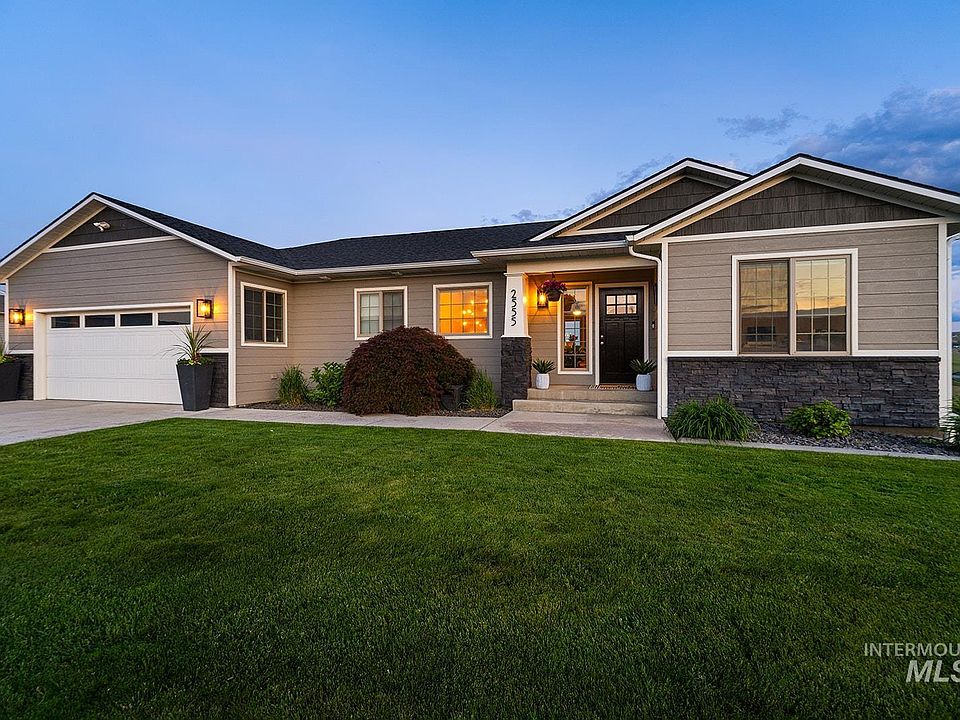 1st image of 2555 Remington Way