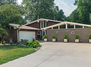 2266 E Sunset St, Springfield, MO 65804