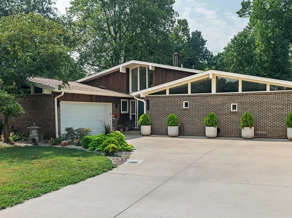 2266 E Sunset Street, Springfield, MO 65804