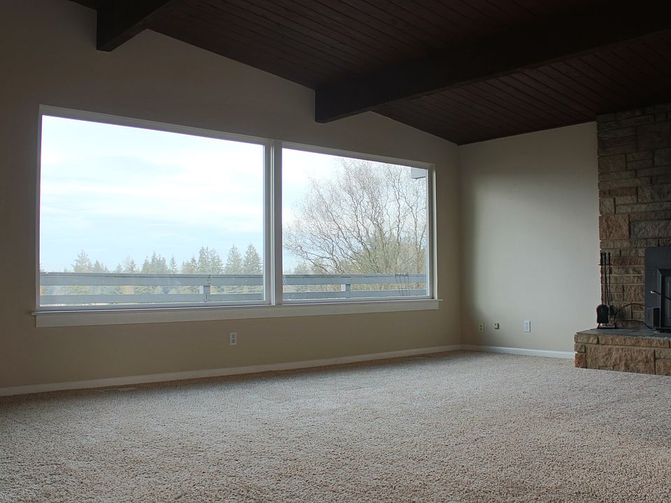 Living room with fireplace