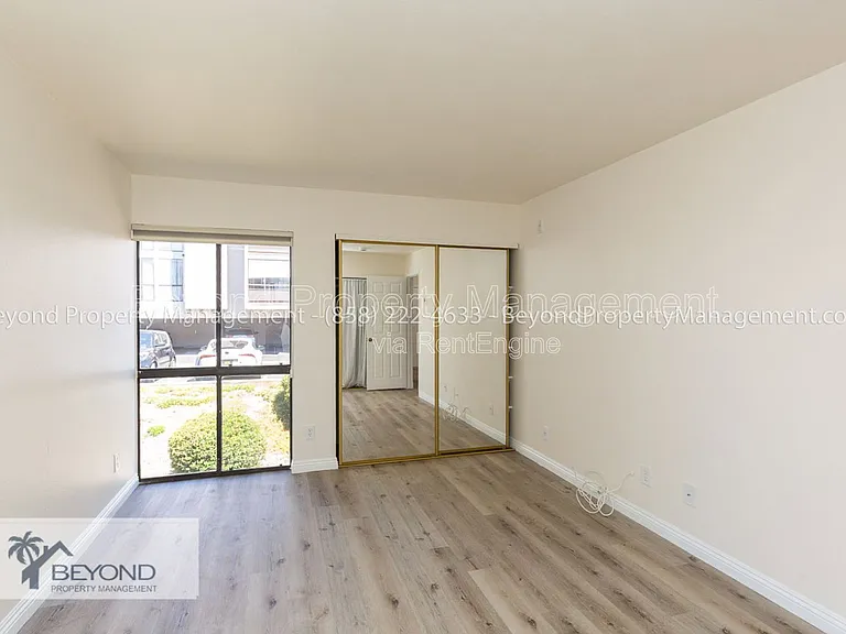 6924 Hyde Park Dr #214 — Photo 9