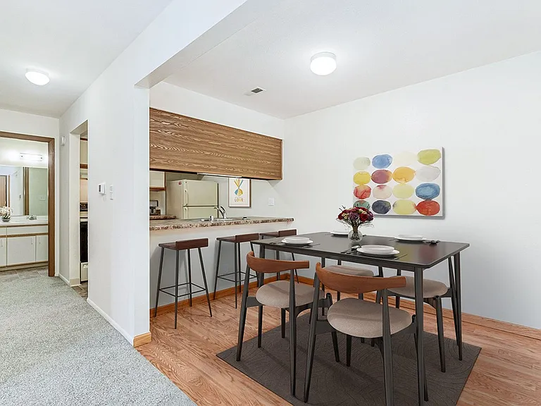 Tanglewood Apartments — Photo 6