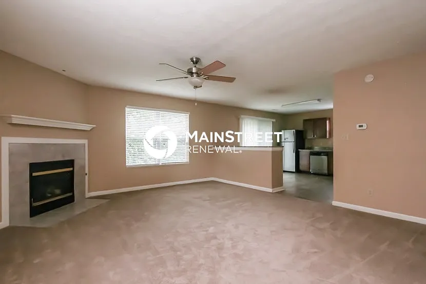 3338 Montgomery Dr — Photo 2