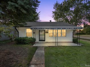 27135 Groveland St, Madison Heights, MI 48071