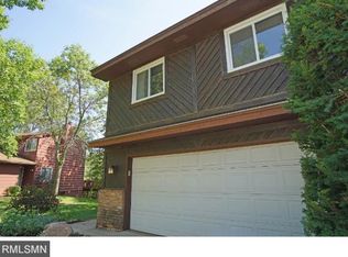 16643 Terrey Pine Dr, Eden Prairie, MN 55347