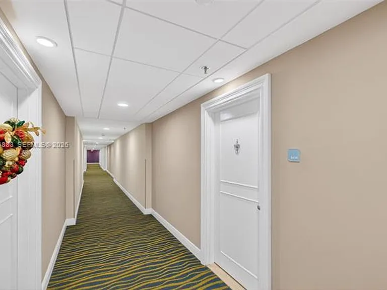 2401 Collins Ave #1406 — Photo 34