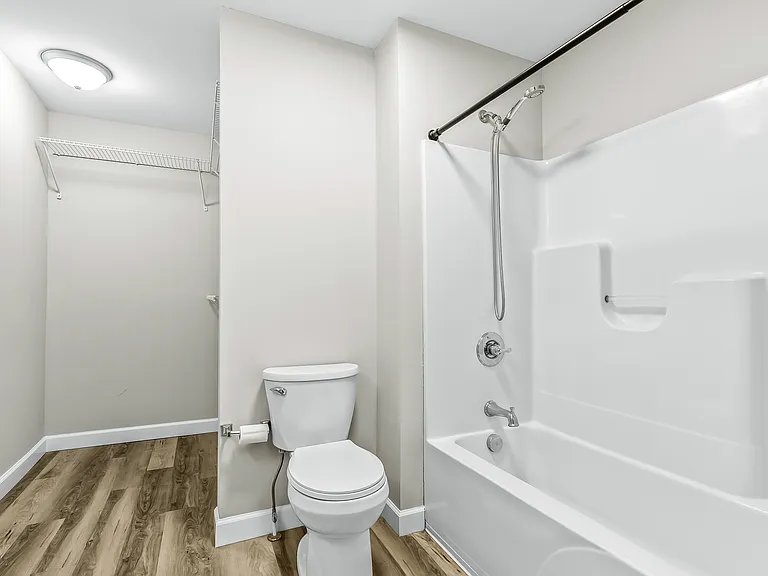 1112 E Spring St #1 — Photo 14