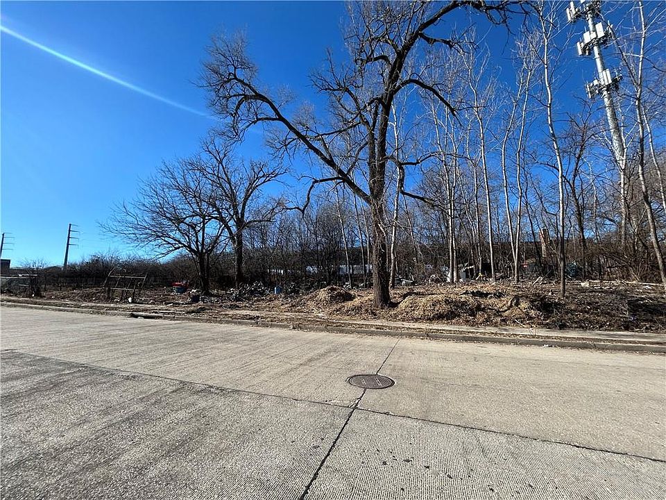 2nd image of 2110 Forest Ave