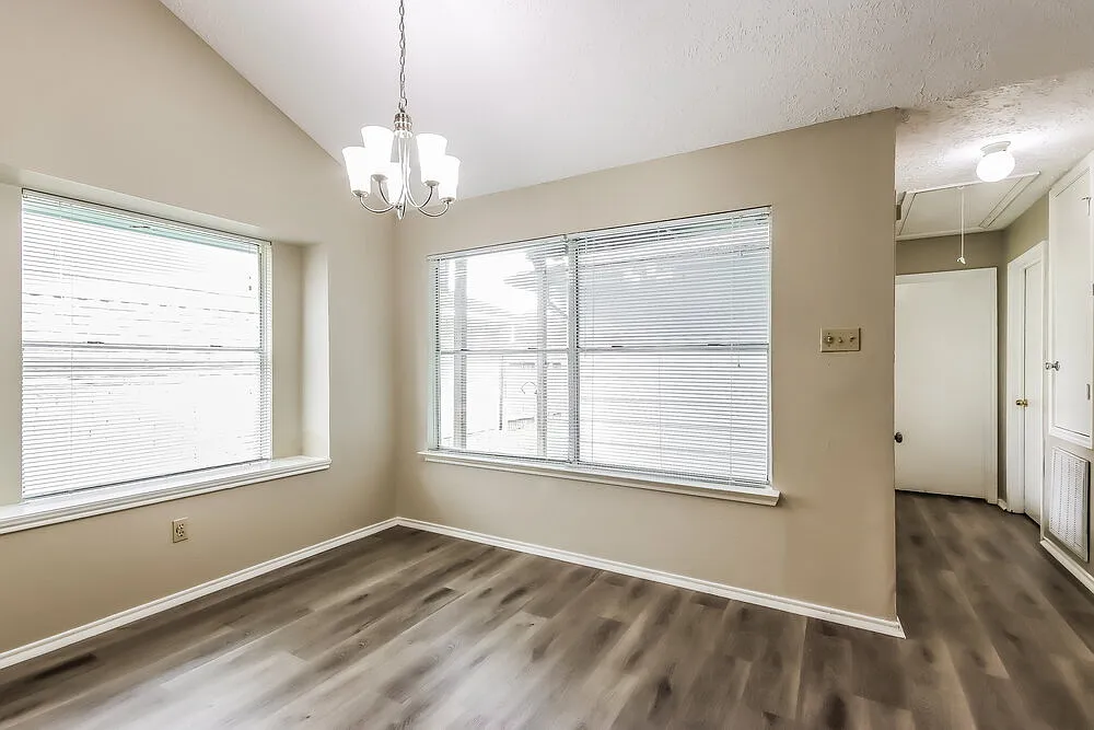 3 bed, 2.0 bath, 1430 sqft, $1,675 — Photo 4