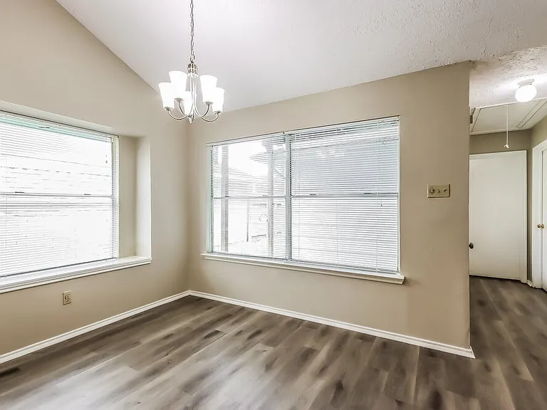 901 Briarcreek Dr — Photo 4