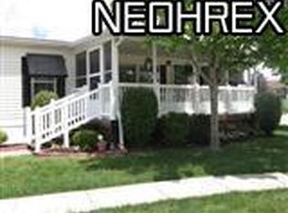 12 Emerald Ln, Olmsted Falls, OH 44138