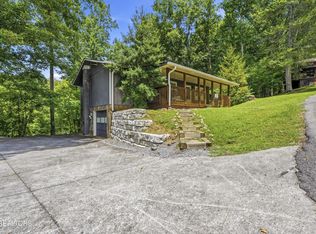 2106 Hickory Manor Rd, Pigeon Forge, TN 37862