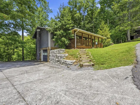 2106 Hickory Manor Rd, Pigeon Forge, TN 37862