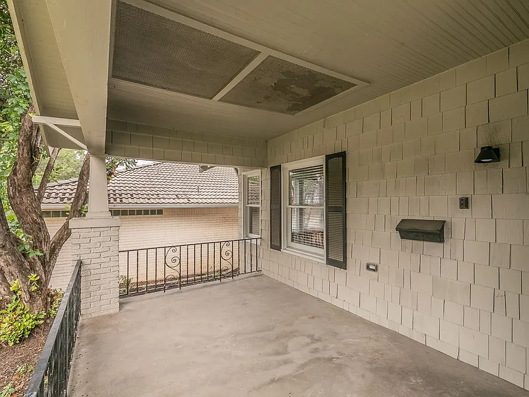 5313 Collinwood Ave — Photo 3
