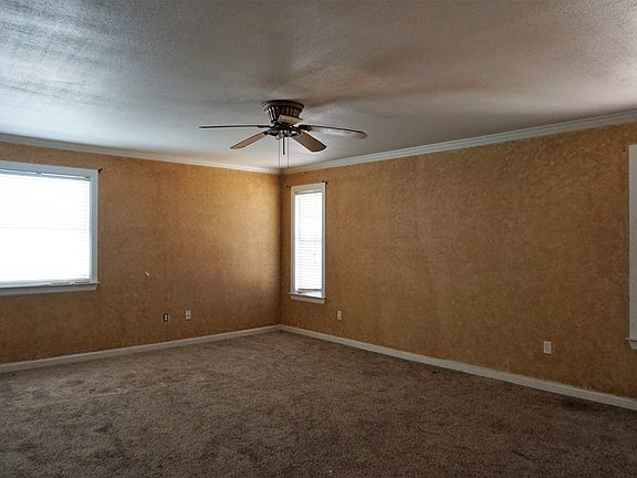 4th image of 506 Howard Dr