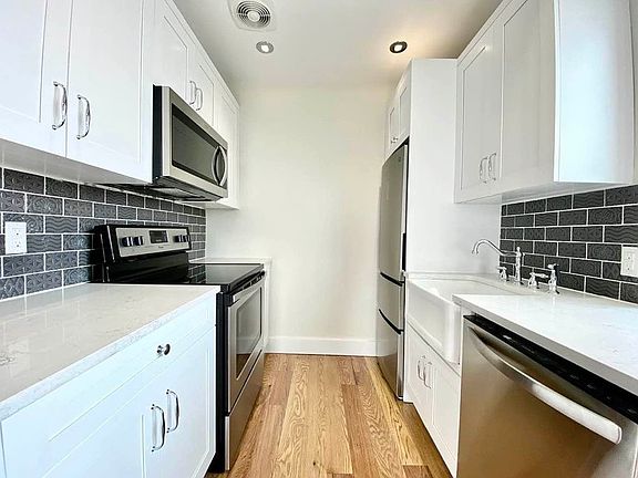 5th image of 1084 Rogers Ave APT 5F
