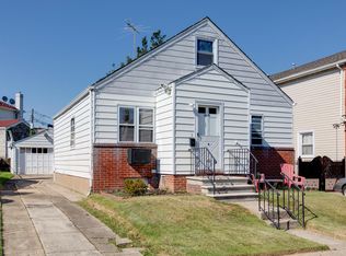 56-20 194th St, Fresh Meadows, NY 11365