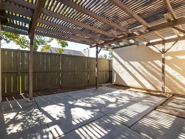 10536 Greenford Dr — Photo 19