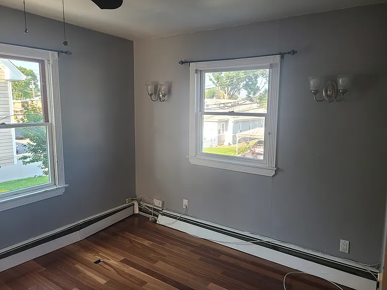 702 Sterling St — Photo 7