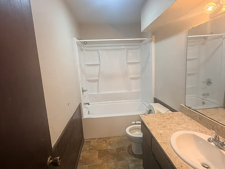 2nd Full Bathroom