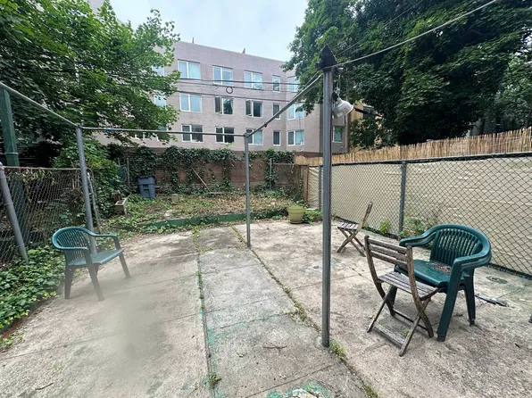 146 Macon Street 1 image 1 of 25