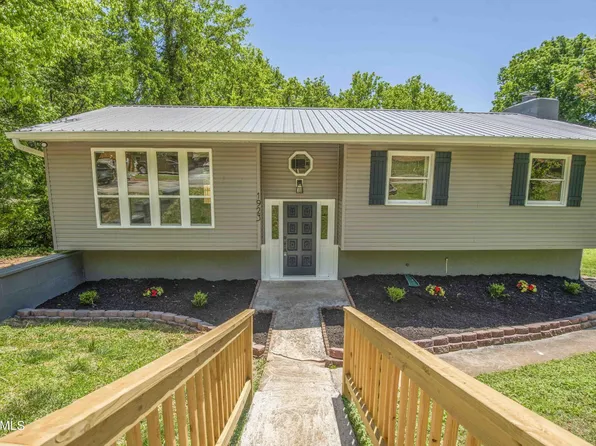 1923 Kim Watt Dr, Knoxville, TN 37909