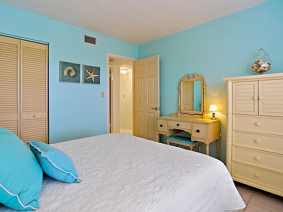 5th image of 5701 Bahia Del Mar Cir APT 405