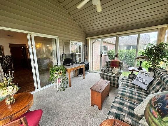 5th image of 1228 Amberlea Dr E #19