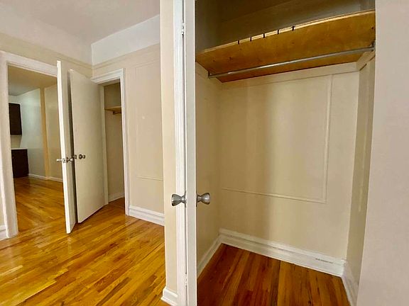 3rd image of 542 Parkside Ave #4A