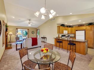 640 Springbrook Cir, Deforest, WI 53532