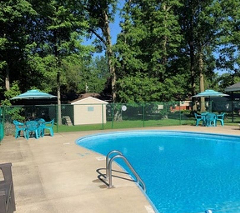 Cortland Court Apartments 273 273 Maplewood Dr Cortland OH Zillow