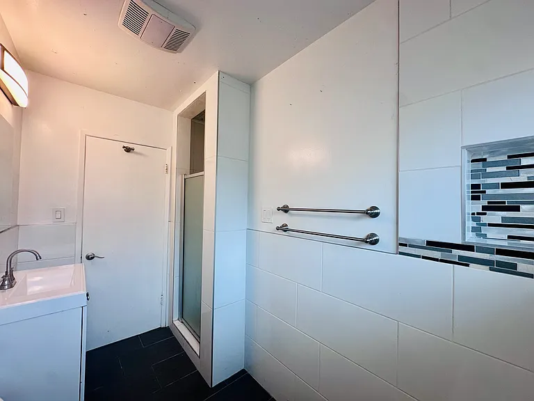 29 N Hidalgo Ave #F — Photo 9