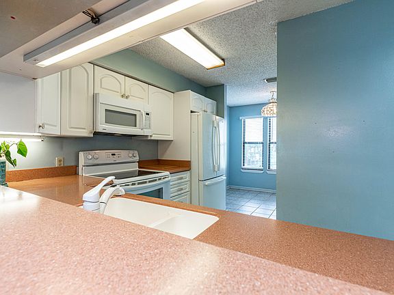 4th image of 5615 San Juan Ave APT 302