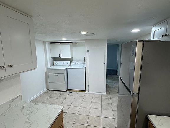 4th image of 1055 1/2 Lake Ave