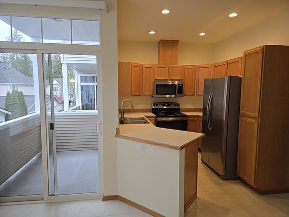 4th image of 385 227th Ln NE #127