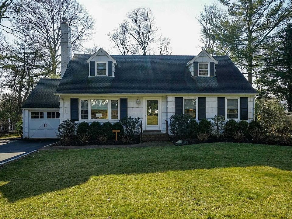 1st image of 15 Wood Ln