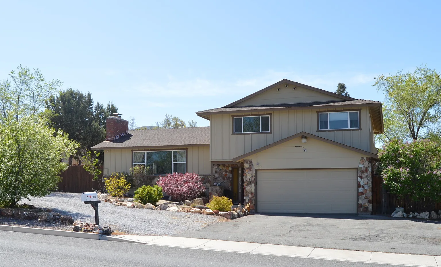 7030 Pembroke Dr photo 1