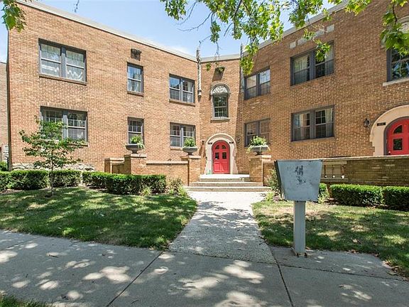 2nd image of 4515 Roanoke Pkwy #1