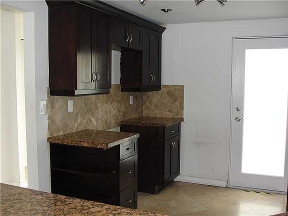 5th image of 1175 Miami Gardens Dr #403